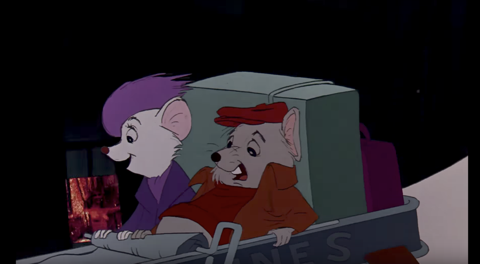 Bernard og Bianca akavet øjeblik med nøgen dame i vinduet