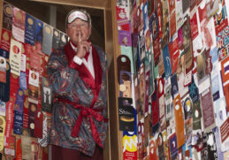 mærkelig samling af hotel skilte - verdensrekord